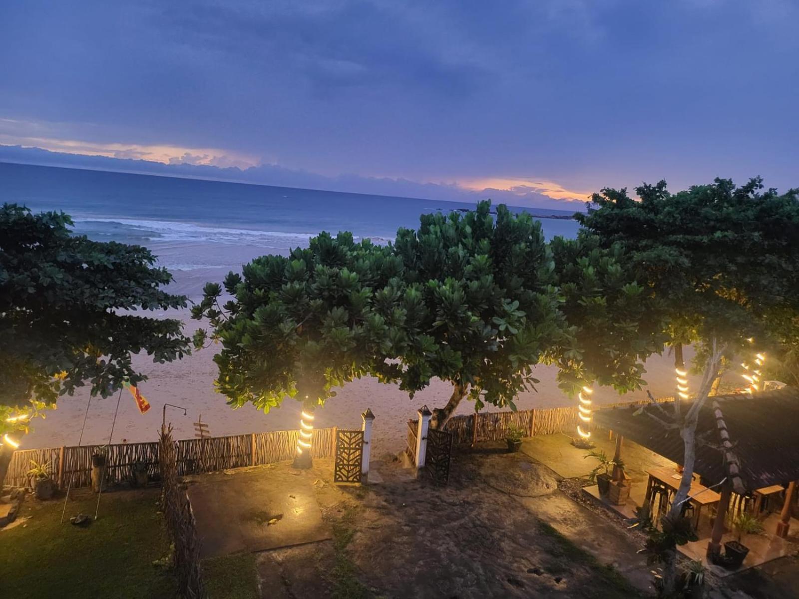 Balance Beach Resort Dikwella Ngoại thất bức ảnh